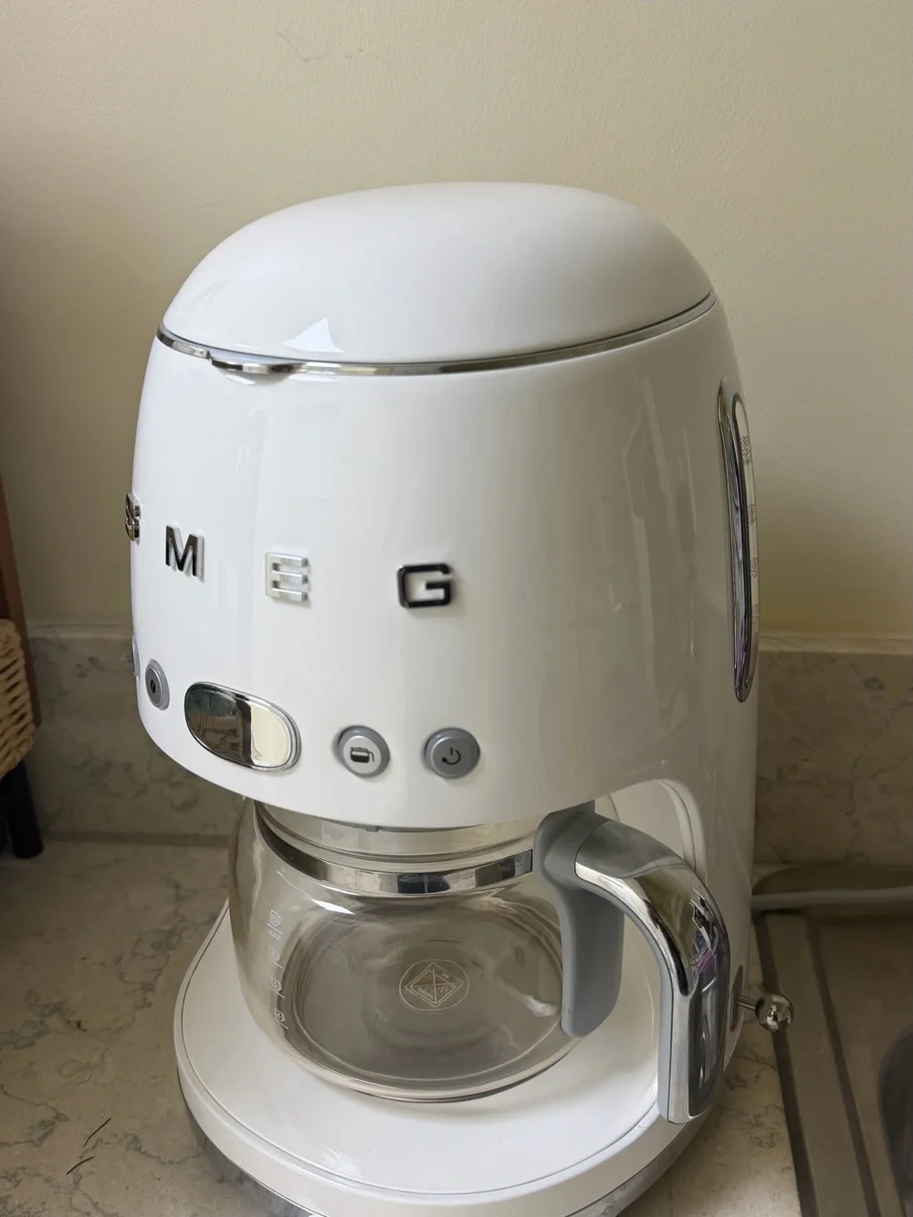 SMEG White Drip Coffee Maker - Retro Design